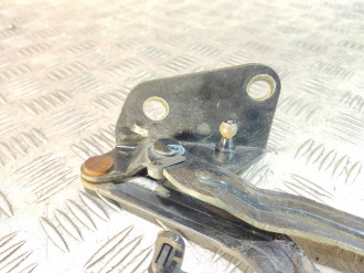 Петля крышки багажника правая Ford Mondeo 3 2000-2007