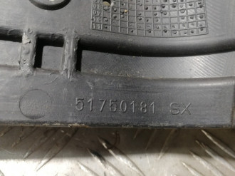 Направляющая бампера Fiat Punto grande 3 2005-2018