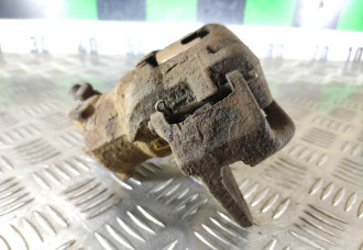 Суппорт передний левый Fiat Punto 1 (176)  1993-1999