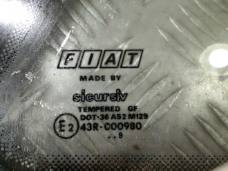 Стекло кузовное глухое заднее правое Fiat Punto 1993-1999
