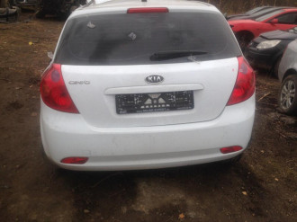 В разборе Kia Ceed 2007-2012