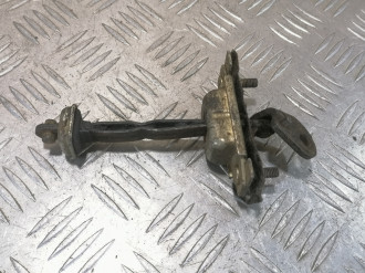 Ограничитель двери передний Kia Clarus 1996 2001