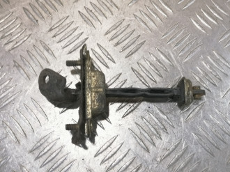 Ограничитель двери передний Kia Clarus 1996 2001