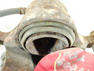 Суппорт передний левый Kia Carens 2002 2006