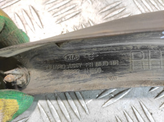 Брызговик правый передний Kia Ceed 2007-2012