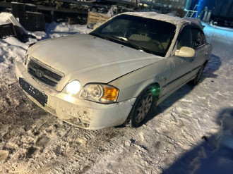 В разборе Kia Magentis  2000-2005