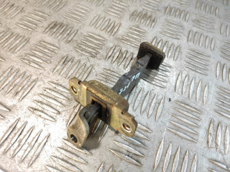 Ограничитель двери передний Kia Magentis  2000-2005