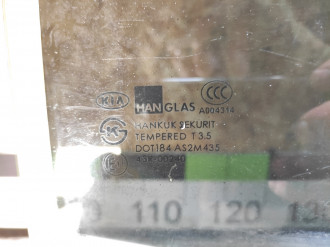 Стекло двери задней правой Kia Magentis  2000-2005