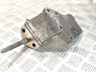 Кронштейн двигателя Kia Magentis  2000-2005