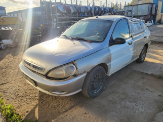 В разборе Kia Rio 2000 2005