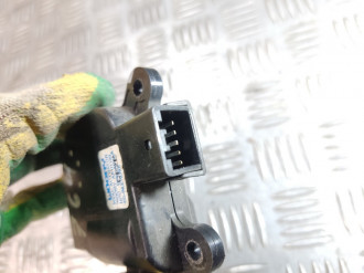 Моторчик заслонки отопителя Kia Ceed 2007-2012