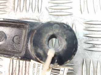 Поводок стеклоочистителя передний правый Kia Ceed 2007-2012