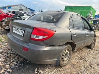 В разборе Kia Rio 2000 2005