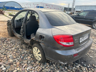 В разборе Kia Rio 2000 2005