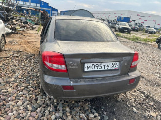 В разборе Kia Rio 2000 2005