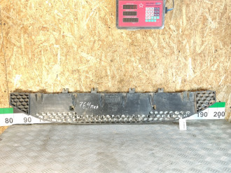 Решетка в бампер центральная Kia Ceed 2007-2012