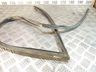 Уплотнитель стекла двери пер. левый Kia Rio 2000 2005