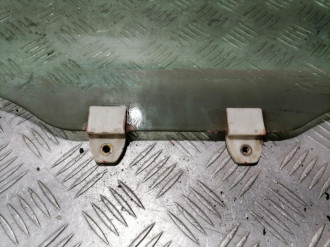 Стекло двери передней правой Honda Civic 1995-2001