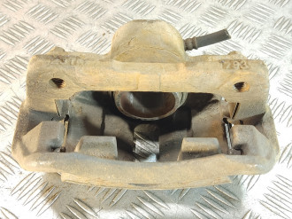 Суппорт передний правый Honda Cr-v  1996-2002
