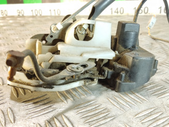 Замок двери задней правой Honda Cr-v  1996-2002