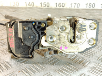 Замок двери задней правой Honda Cr-v  1996-2002