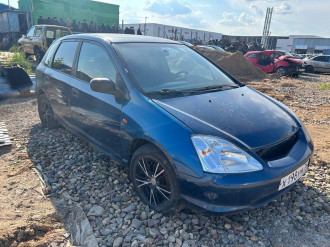 В разборе Honda Civic 2001-2005