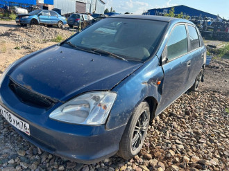 В разборе Honda Civic 2001-2005
