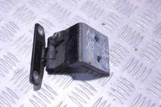 Петля двери задней левой нижняя Hummer H3 2005-2010