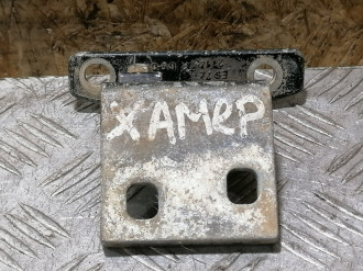 Петля двери передней правой нижняя Hummer H3 2005-2010