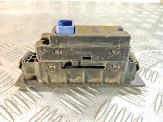 Кнопка стеклоподъемника Hummer H3 2005-2010