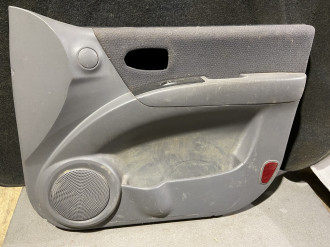 Обшивка двери передней правой Hyundai Matrix 2001-2010