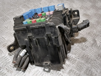 Блок предохранителей моторный Hyundai Elantra 2006-2011