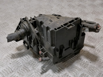 Блок предохранителей моторный Hyundai Elantra 2006-2011