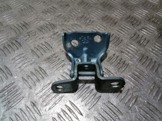 Петля двери задней правой верхняя Hyundai Getz 2002-2010