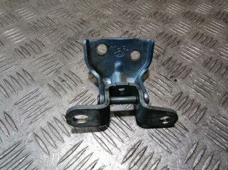 Петля двери задней левой верхняя Hyundai Getz 2002-2010