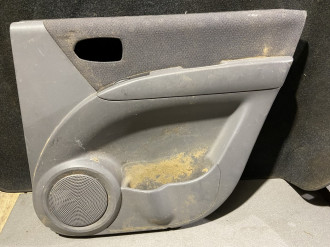 Обшивка двери задней правой Hyundai Matrix 2001-2010