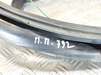 Уплотнитель двери передней правой Hyundai Getz 2002-2010
