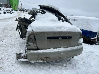 В разборе Hyundai Accent 2000-2012