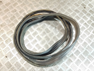 Уплотнитель крышки багажника Hyundai Accent 2000-2012