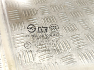 Стекло двери передней правой Hyundai Accent 2000-2012