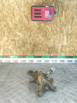 Кулак задний левый Hyundai Elantra 2000-2010