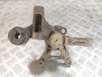 Кулак задний левый Hyundai Elantra 2000-2010