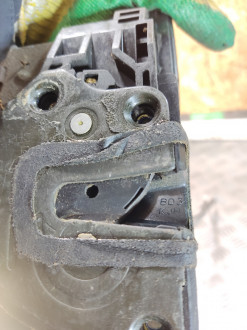 Замок двери передней правой Hyundai Elantra 2000-2010