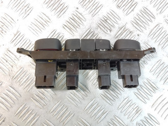 Кнопка аварийной сигнализации Hyundai Starex h1 1997-2007