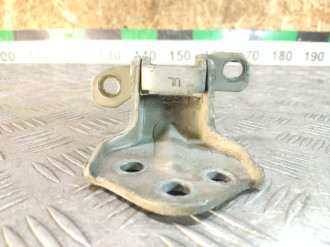 Петля двери передней левой верхняя Hyundai Elantra 2000-2010