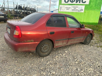 В разборе Hyundai Accent 2000-2012