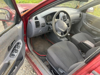 В разборе Hyundai Accent 2000-2012