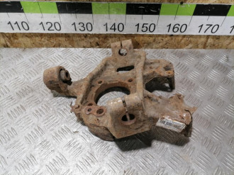 Кулак задний правый Infiniti Qx 56 2004-2009