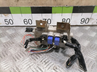 Блок предохранителей салонный Infiniti Qx 56 2004-2009