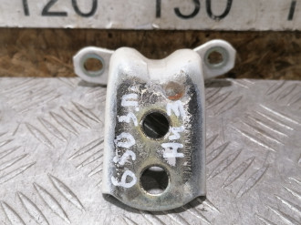 Петля двери задней правой нижняя Infiniti Qx 56 2004-2009